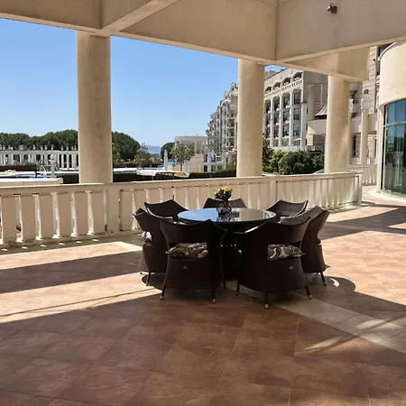 Luxurious With Sea View Apartment *