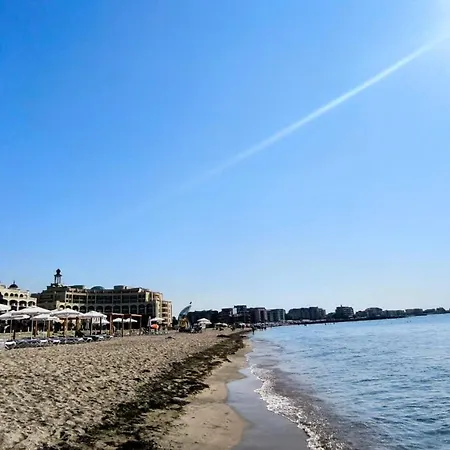 Апартаменты Luxurious With Sea View