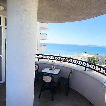 Family Luxurious With Sea View Apartment