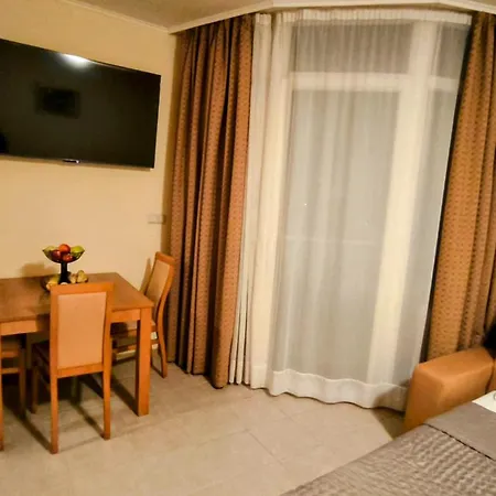 Апартаменты Luxurious With Sea View