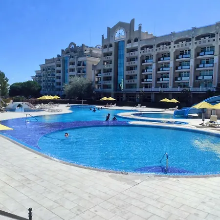 Luxurious With Sea View Апартаменты *