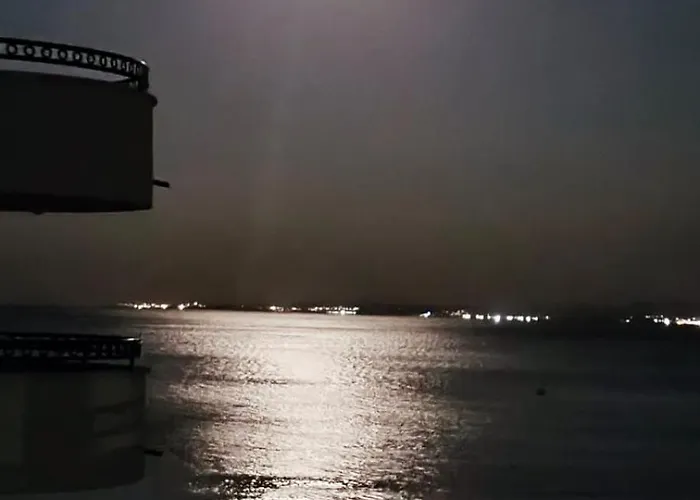 Luxurious With Sea View 公寓